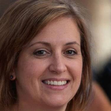 The Seer of Truths free live chat reading with Julian Sinclair offering personal spiritual guidance and emotional clarity